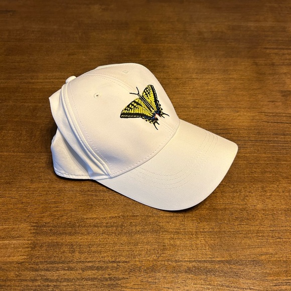 Nike Dri-Fit Swallowtail Butterfly Embroidered White Baseball Cap Hat NWOT - Picture 3 of 6